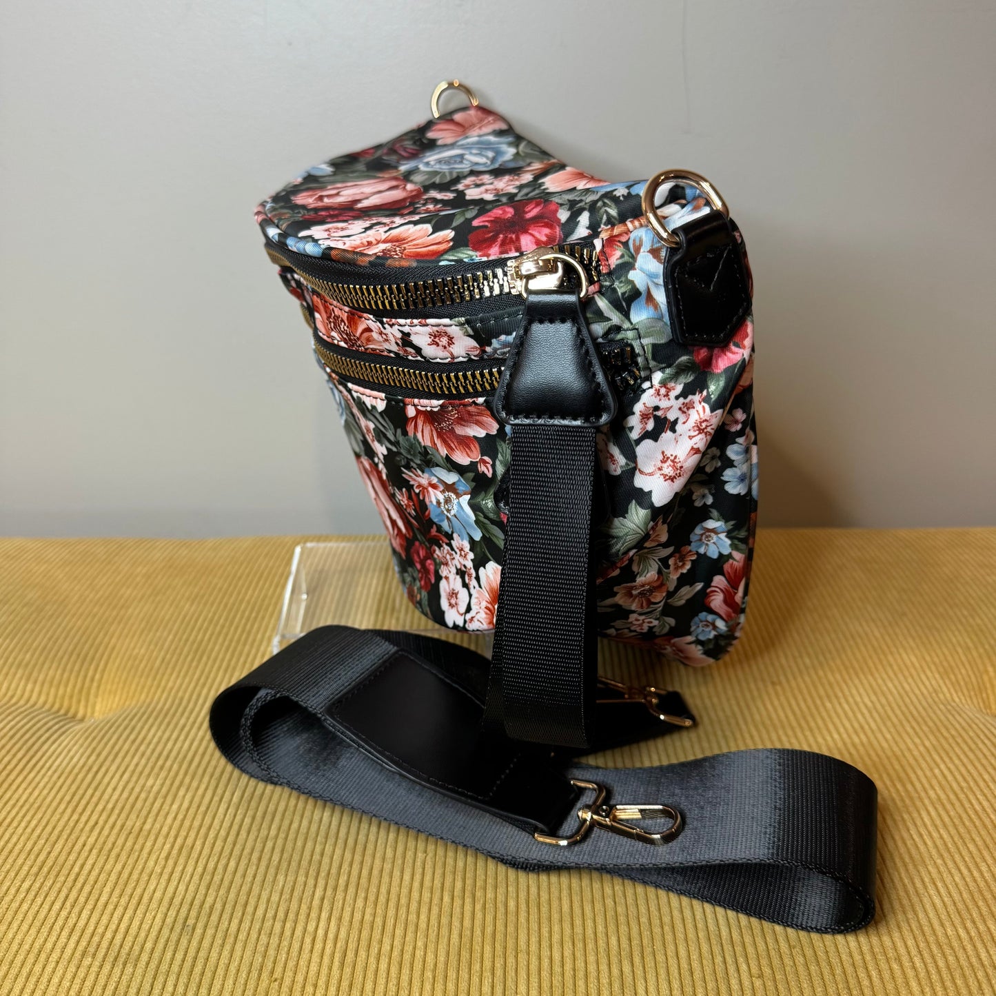 The Roni Nylon Crossbody - Floral
