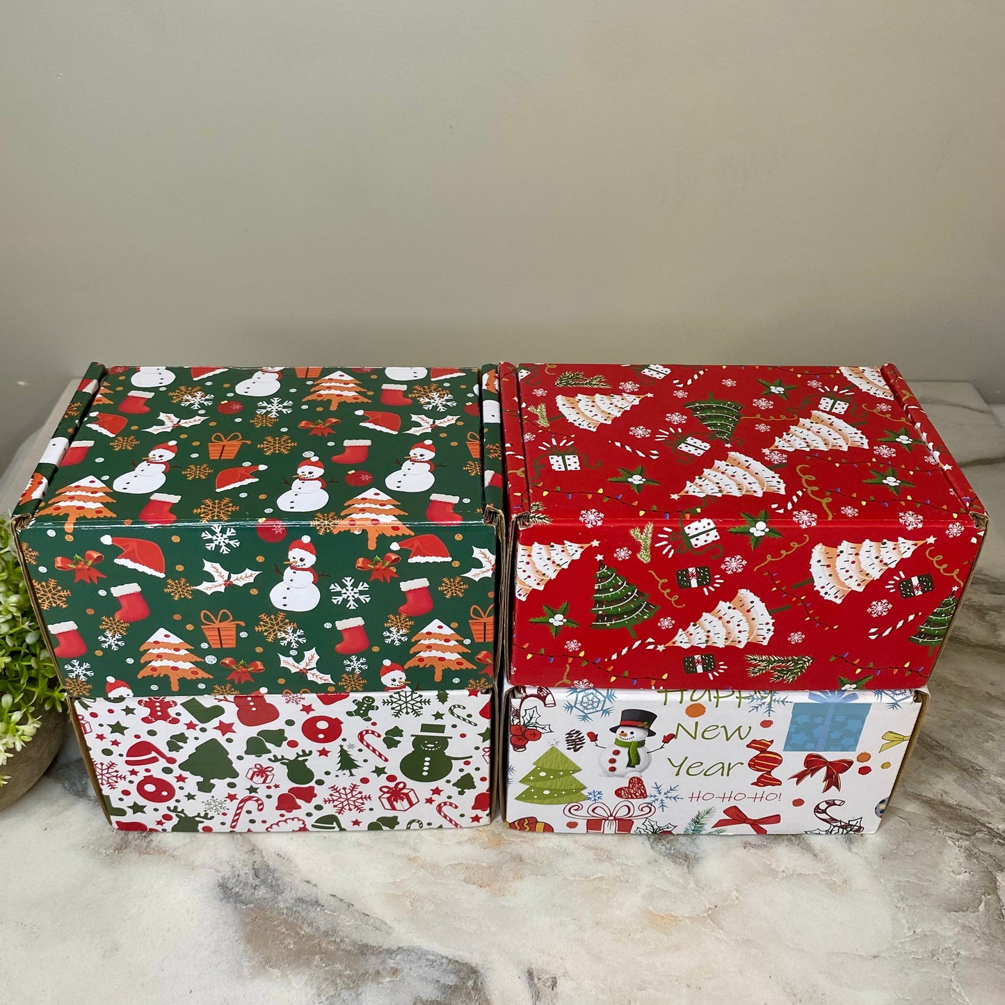 Christmas Gift Box with Crinkle Paper - Small Style 2