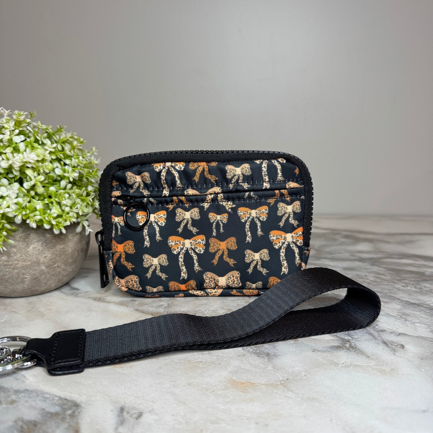 Rue - Nylon Wristlet Wallet - Animal Black Bow